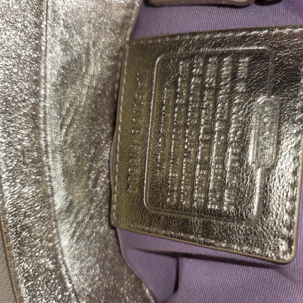 Handbag - Picture 6 of 9